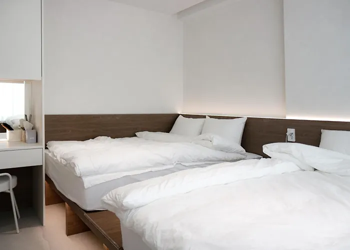 302jhblossomstayjeonpo Hotel apartamentowy